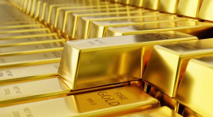 Gold prices push higher globally