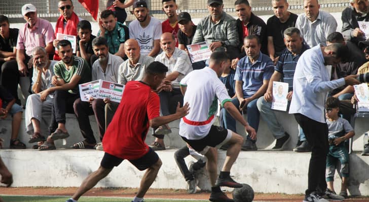 Palestinian football league resumes, honors slain athletes