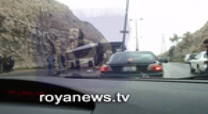 3 اصابات في انزلاق حافلة ركاب قرب دوار المشاغل