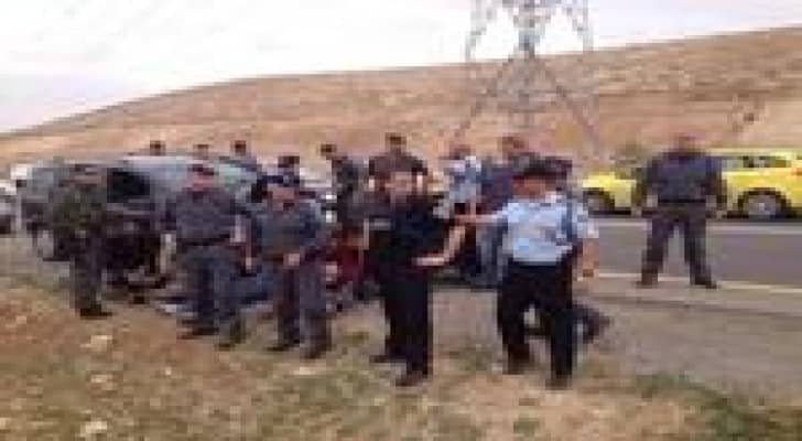 الاحتلال يعتقل فلسطينيين في عناتا