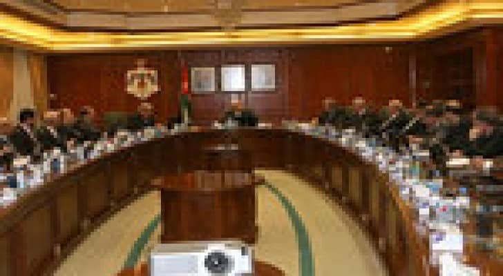 إجراءات حكومية جديدة لتخفيض عجز الموازنة 1%
