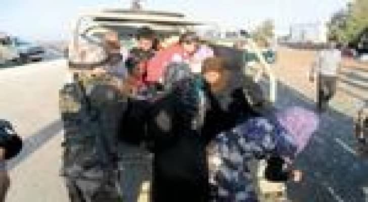 اتهام الأردن بترحيل فلسطينيين فروا من سوريا
