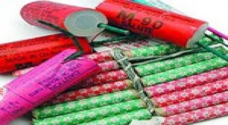 الجمارك تحبط تهريب العاب نارية ومنشطات جنسية بقيمة 150 الف دينار