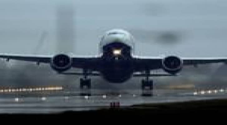 طائرة ماليزية تعود ادراجها اثر عطل