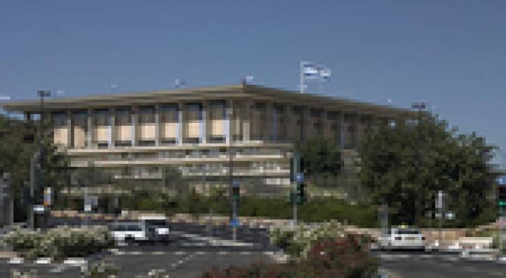 اسرائيل تقر قانون منع الافراج عن الأسرى