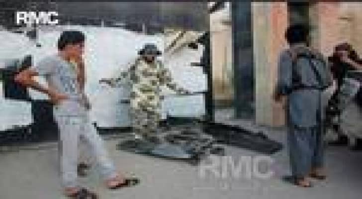 بالصور : " داعش " يدعى اسقاط طائرة للتحالف في سوريا