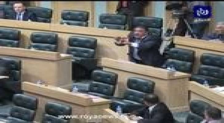 الزعبي للنواب: إتقوا الله في البلد والشعب.. فيديو