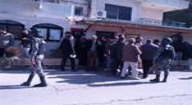 طلبة ليبيون يحاولون اقتحام منزل السفير الليبي في عمان
