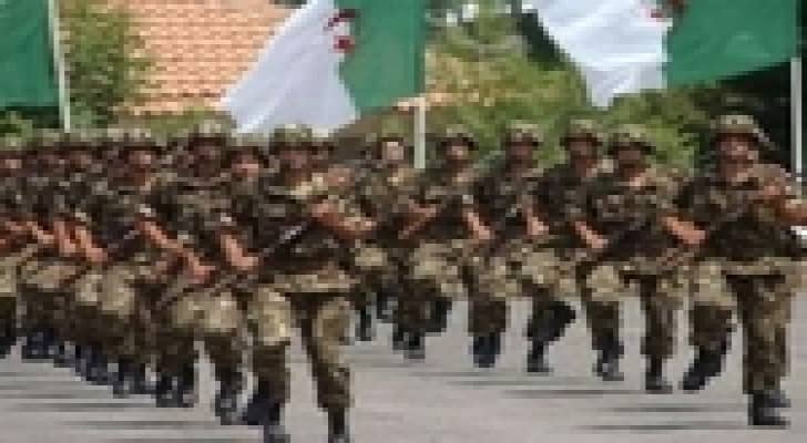 الجيش الجزائري يقتل 8 "متشددين"