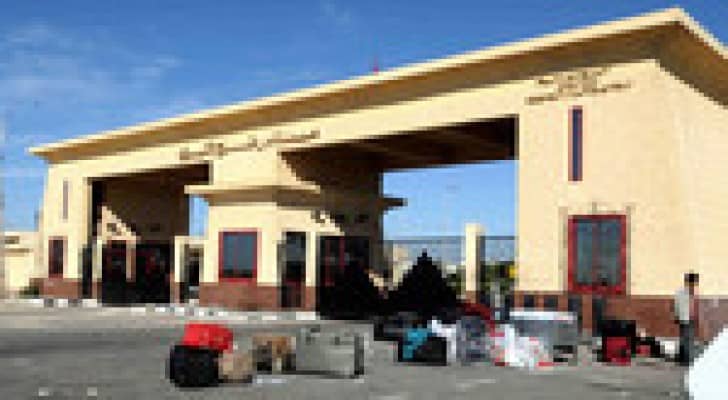 طلبة عالقون في غزة يطالبون بالسماح لهم بالسفر لإكمال تعليمهم