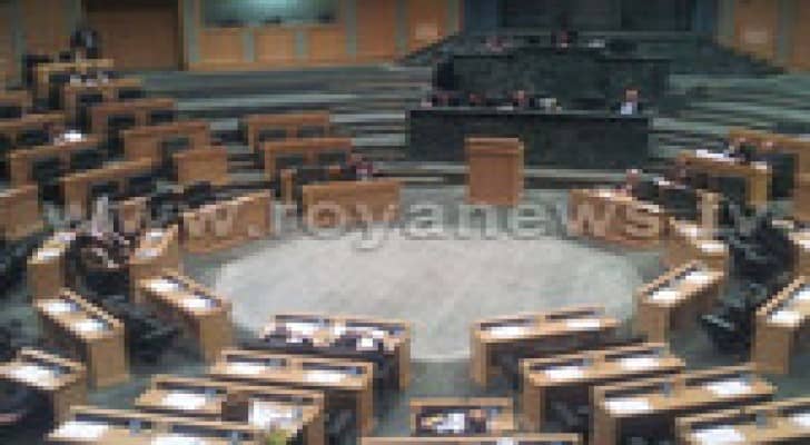 الصفدي يبحث مع وفد باكستاني العلاقات الثنائية