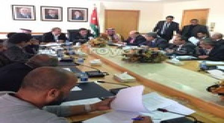 لجنة العمل النيابية تبحث توقف العمل في شركة ميناء حاويات العقبة