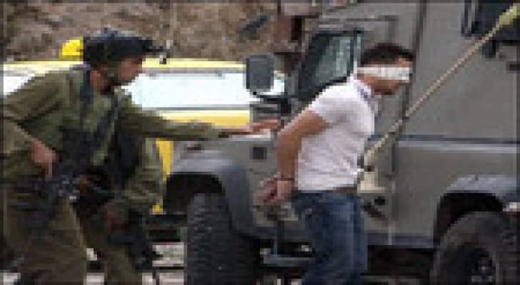 الاحتلال يعتقل 15 فلسطينيا في الضفة الغربية