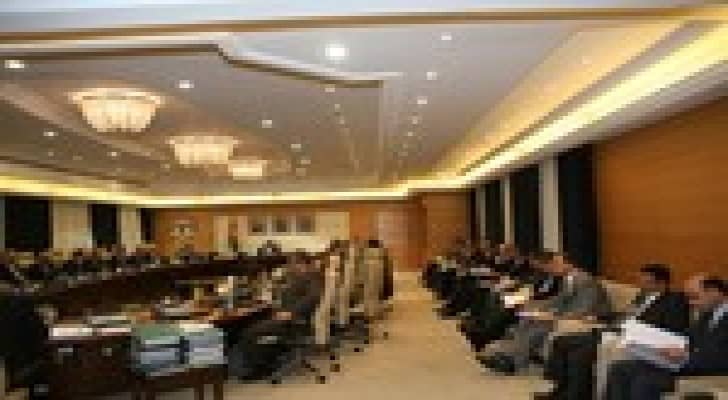 الحكومة تتسلم نهاية الأسبوع التقرير الأولي للخطة العشرية الإقتصادية