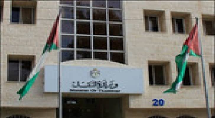 وزارة النقل تبحث تأسيس نقابة مهنية للطيارين