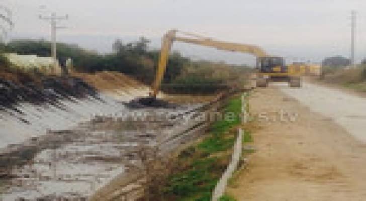 حمله تنظيف قناه الملك عبدالله في لواء الشونه الجنوبية.. صور