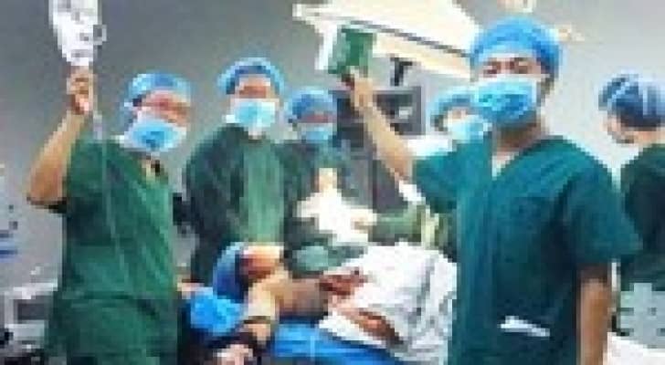 "سيلفي" تتسبب في طرد طاقم غرفة عمليات ..صور
