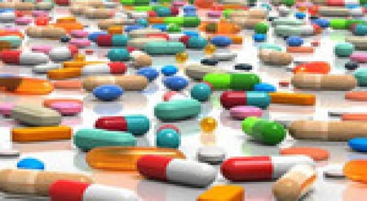 ضبط كميات كبيرة من الأدوية والمستحضرات الطبية والجنسية المهربة