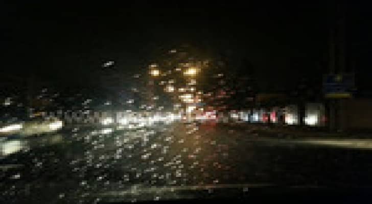 أمطار خفيفة تتساقط على العاصمة عمان .. صور