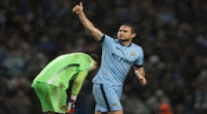 السيتي يطارد تشيلسي على صدارة الدوري الانجليزي