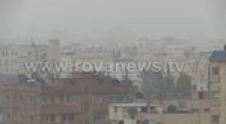 أمطار الخير تتساقط في إربد.. صور