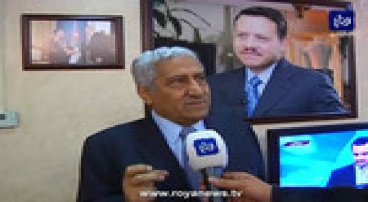 رئيس الوزراء يتفقد غرفة عمليات أمانة عمان.. فيديو