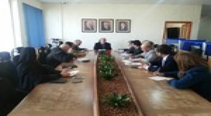 بحث التعاون بين الطاقة والمعادن وشركات الكهرباء في حالات الطوارىء