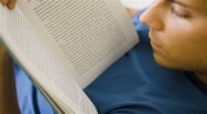 لنوم أسرع.. اقرأ كتابا “ورقيا
