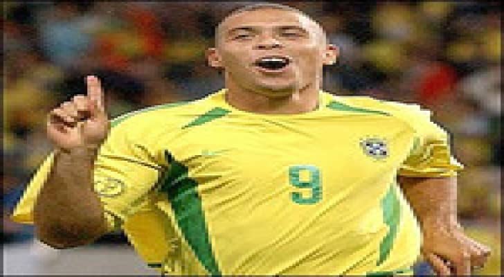 الأسطورة البرازيلي رونالدو قد يعود للملاعب