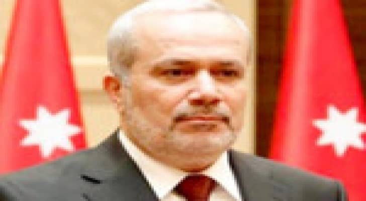 وزير الاوقاف يسلم مدراء صناديق الزكاة اسماء الأسر المستفيدة من المعونات