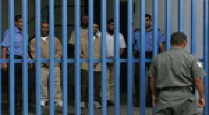 مركز حقوقي:  الاحتلال يحرم 362 معتقلا فلسطينيا من غزة من "زيارات ذويهم"