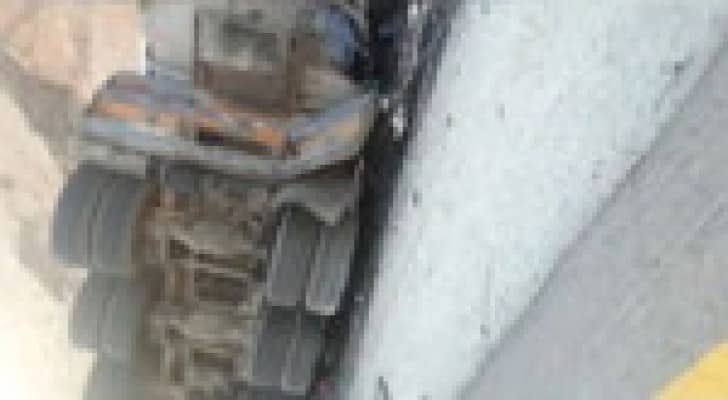 اصابة شخص اثر انقلاب صهريج مشتقات نفطية على طريق العقبة.. فيديو