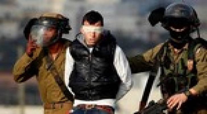 الضفة: اعتقال 17 فلسطينيا بينهم 4 فتية الليلة الماضية