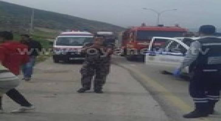 وفاة طفل واصابة 10 أشخاص في حادث تدهور بالأغوار الشمالية.. صور
