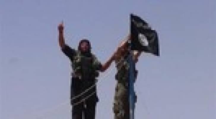 داعش يسيطر على حقل خباز النفطي في كركوك بالعراق ويحتجز عددا من موظفيه