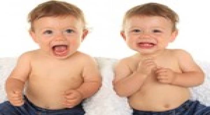 فضول التوائم يتأثر بعوامل التنشئة