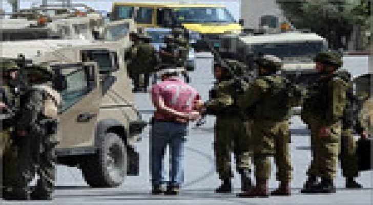 الاحتلال يعتقل 11 فلسطينيا بالضفة الغربية