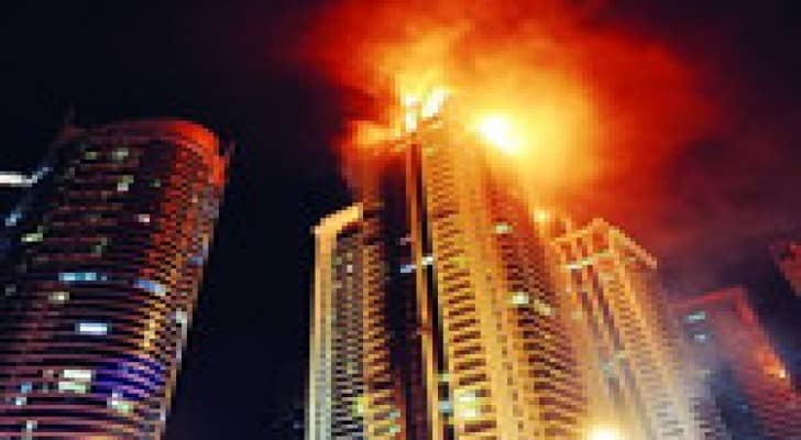 إخماد حريق في ثاني أطول برج سكني بدبي