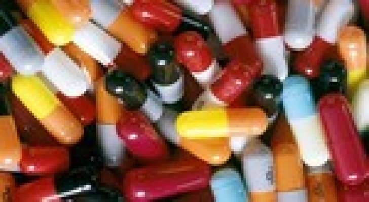دراسة تحذر من الإفراط بالمضادات الحيوية