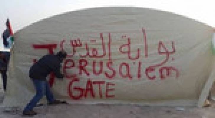 الاحتـلال يدمــر موقعـا أثـريـا ويهدم «بوابة القدس» للمرة العاشرة