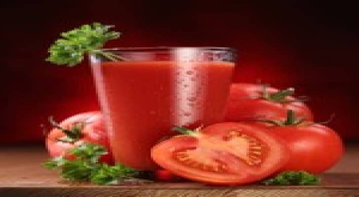 تخلصي من "الكرش" بكوب عصير طماطم