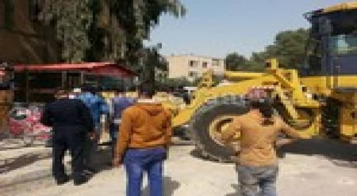 إصابة مواطن واعتقال في مناوشات بين الدرك وأصحاب بسطات البقعة..صور