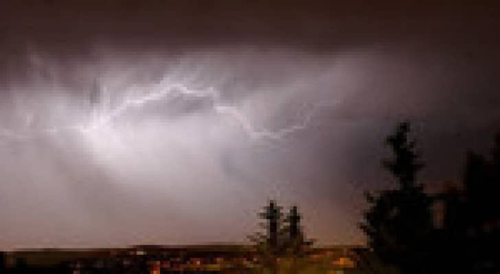 أمطار رعدية غزيرة نهار الخميس