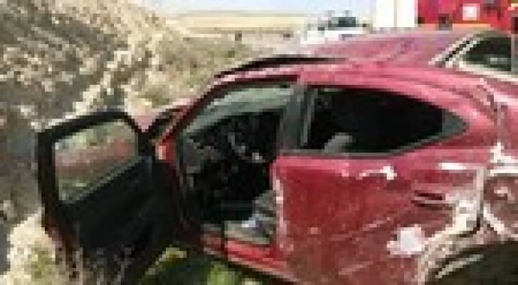 إصابة ثلاثة أشخاص في حادث جنوب العاصمة ..صور