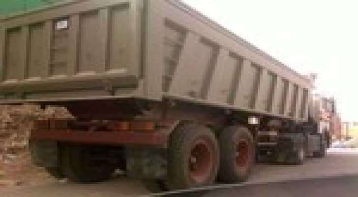 عجلون: اصابة شخص بعد اقتحام شاحنة لثلاثة منازل