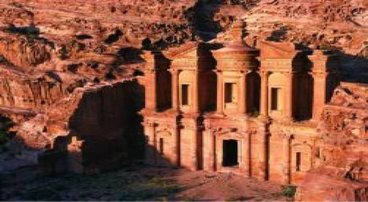 صحيفة امريكية: تختار مدينة البترا ضمن 10 مواقع عالمية