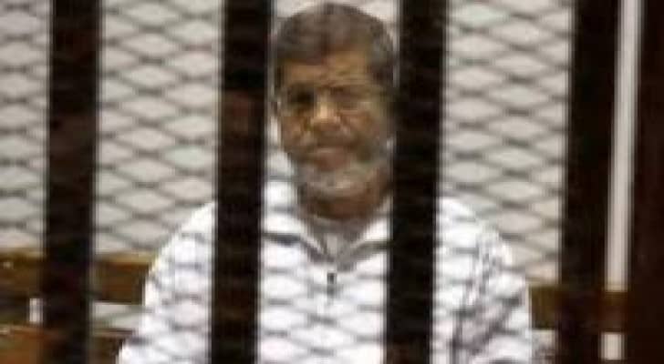 مرسي ينتظر غدا حكمين في قضيتي "التخابر" و"اقتحام السجون"