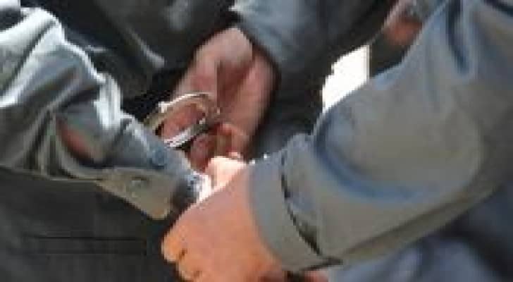 البحث الجنائي يكشف عددا من قضايا السرقات ويلقي القبض على مرتكبيها