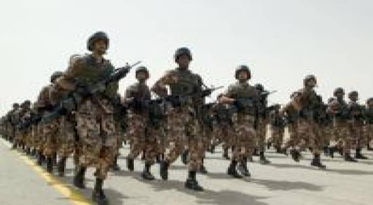 ضباط متقاعدون يزورون الواجهتين الشرقية والشمالية