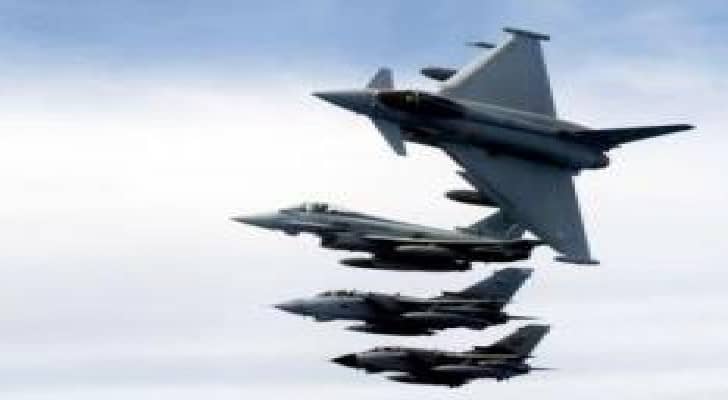 طيران التحالف العربي يقصف معسكرين للحوثيين وموالين لصالح جنوبي صنعاء